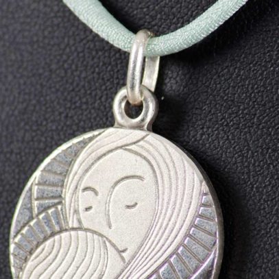 Medalla de plata "Virgen María" 3