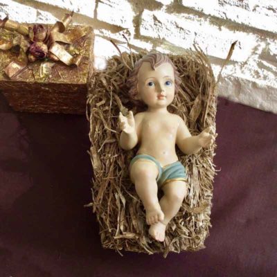 Niño Jesús en pesebre